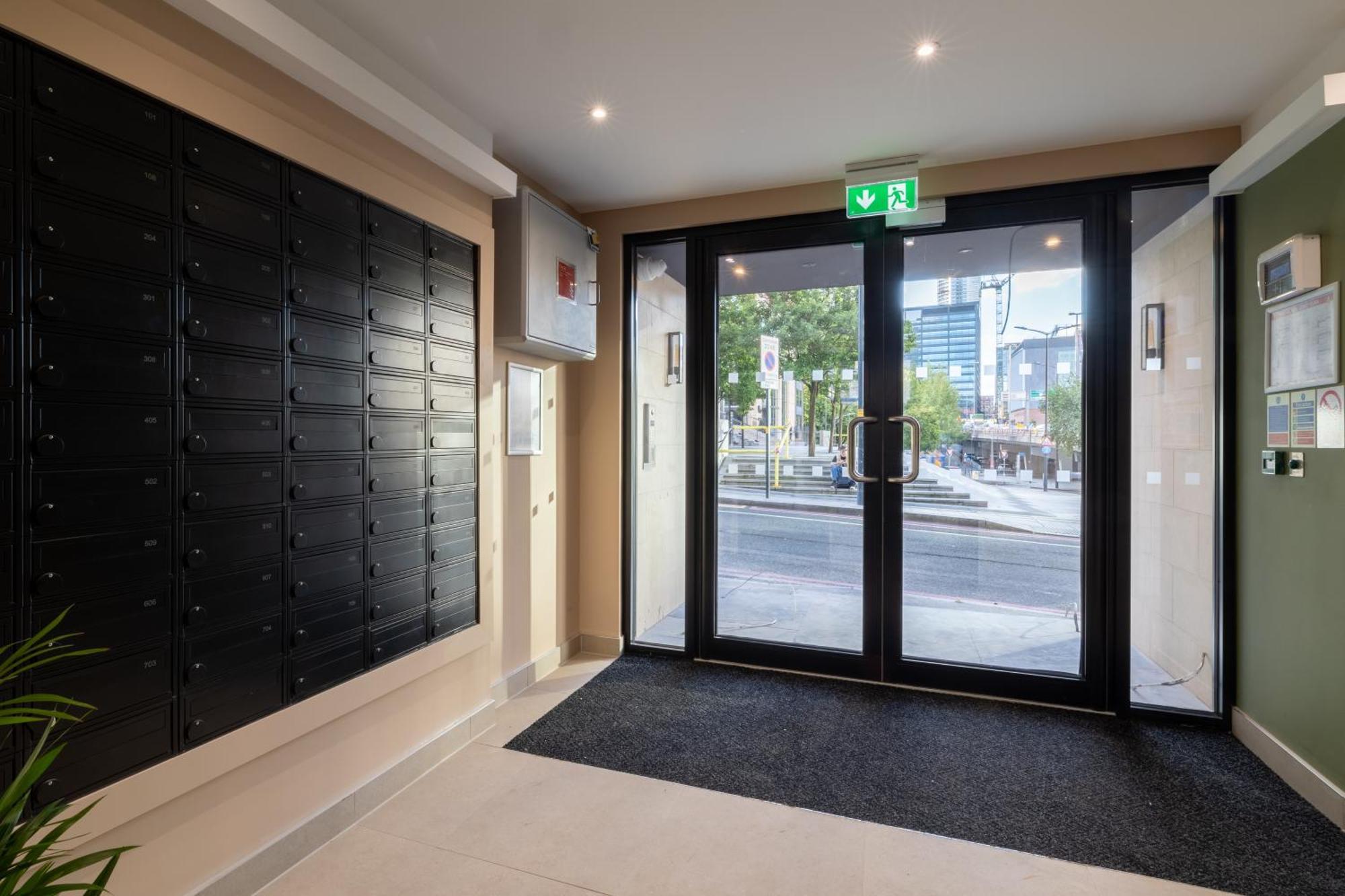 Kula Birmingham - New Street Station Apartment ภายนอก รูปภาพ